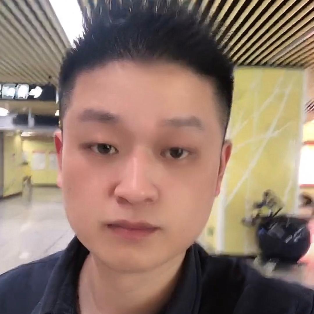 赵伟，