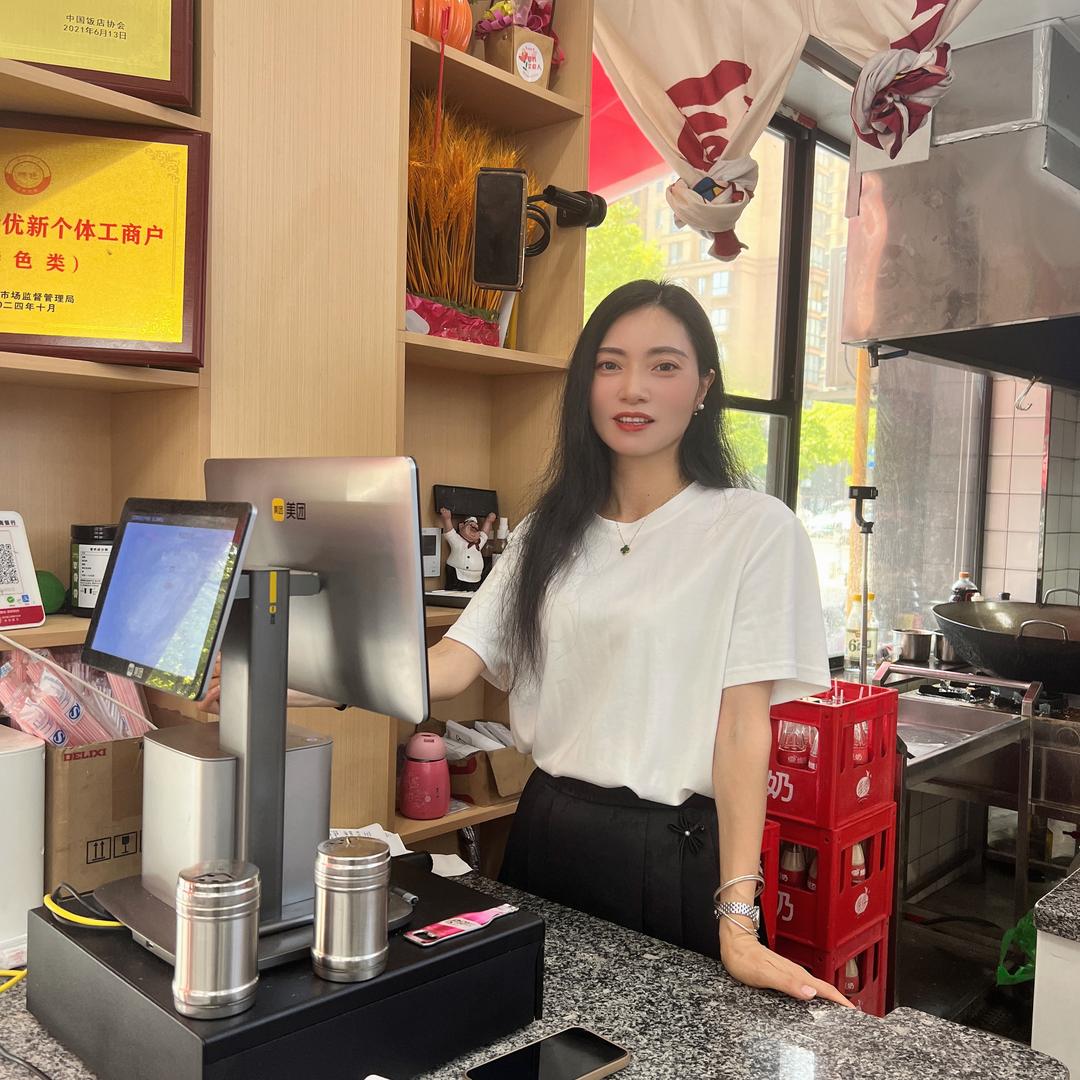 鹰潭南站吴记牛骨粉·阿珍