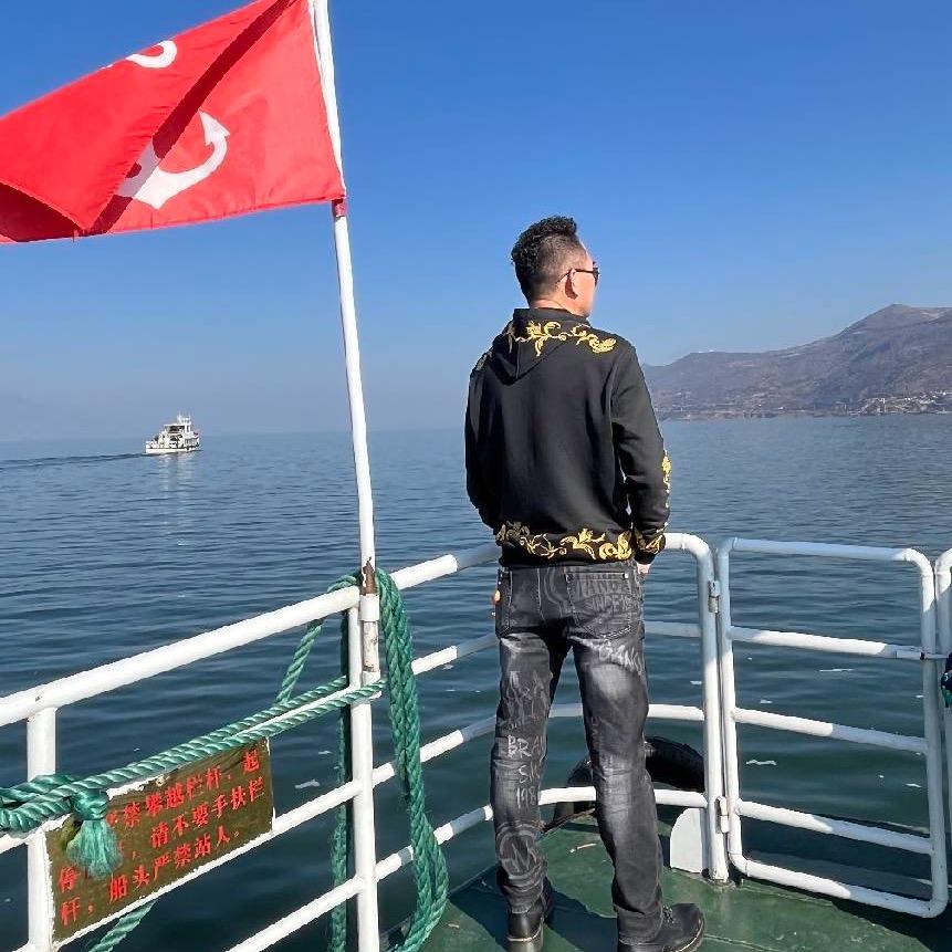 德诗尼高定＆卡其木作