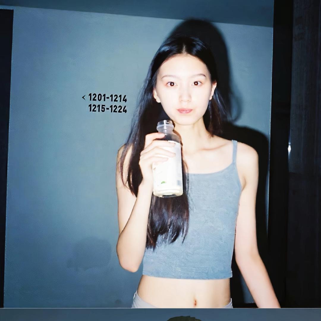 是黎纸不是烤梨子🍐