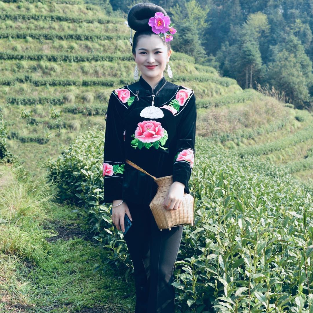 酒窝花花
