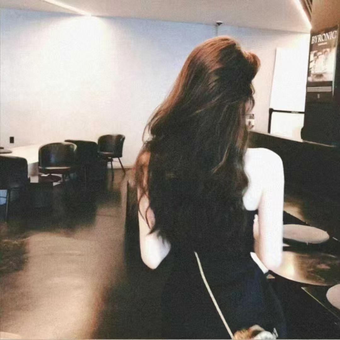 胡一一