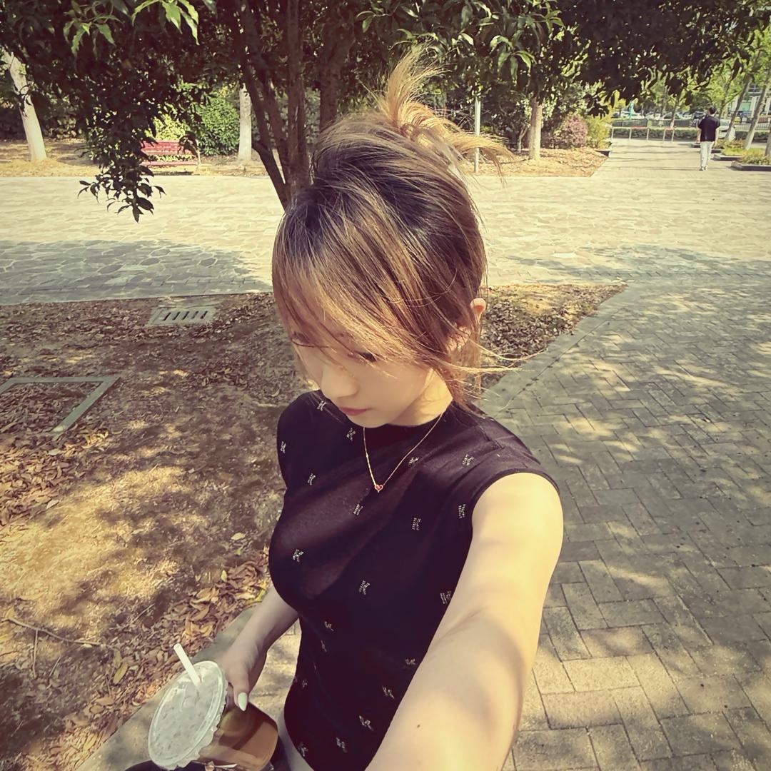 Debby丁