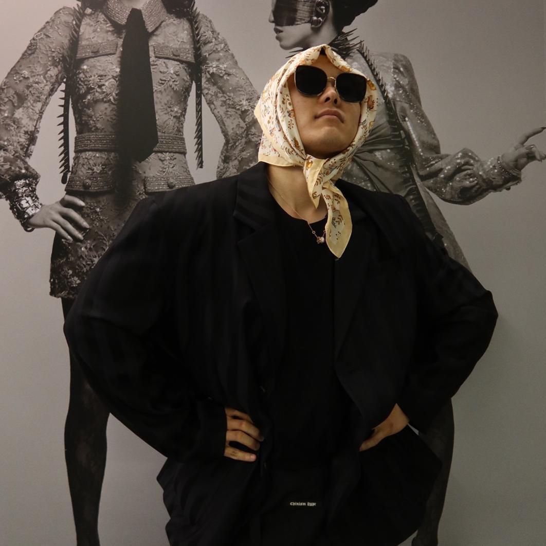 爱爬楼的黎老师（🦅雄鹰一样的男rèn）