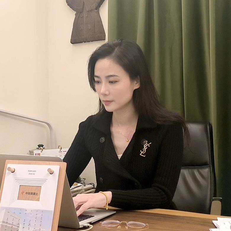雅观天下的阿雅