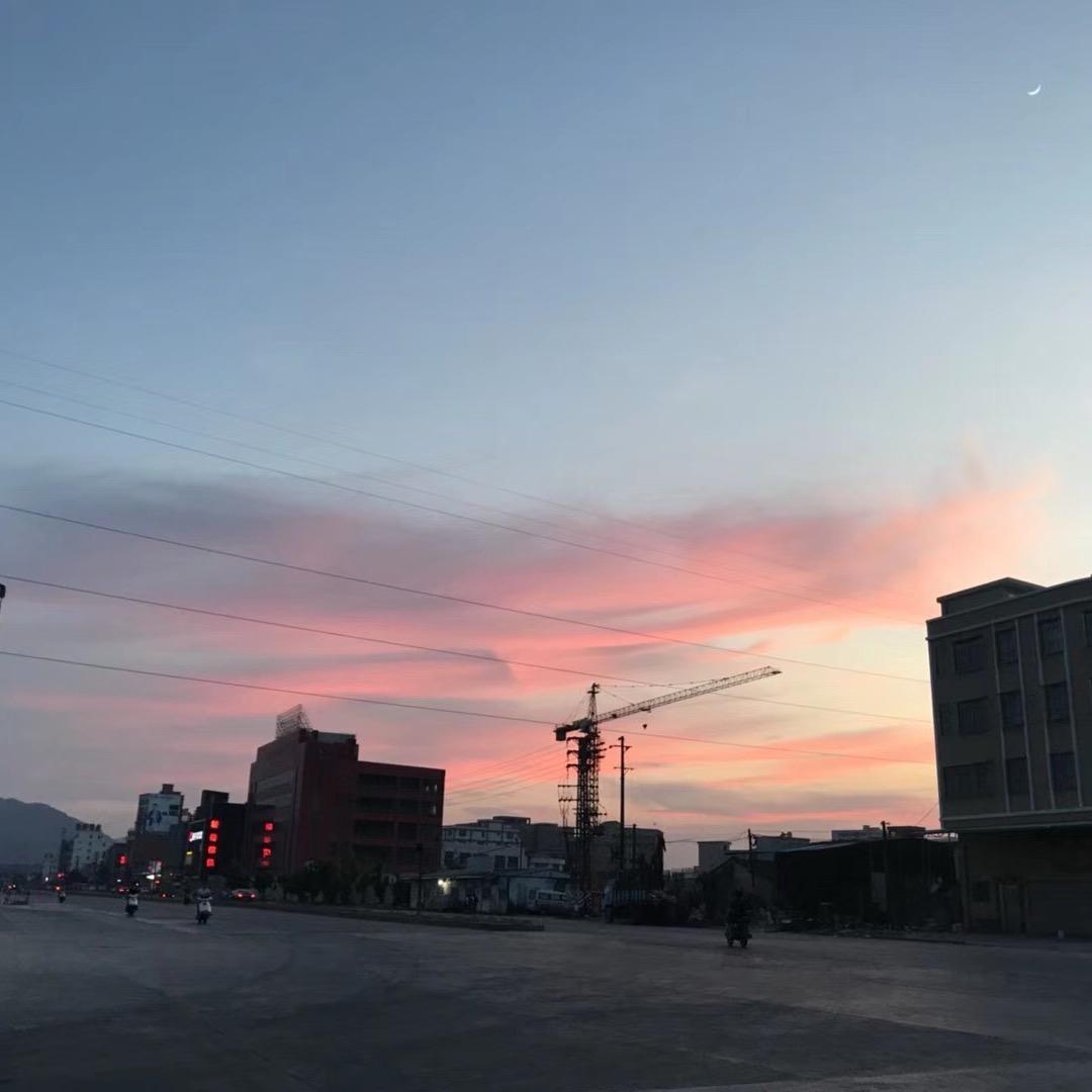 半杯奶茶