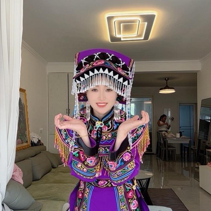 贵州彝族燕儿工厂开叉车