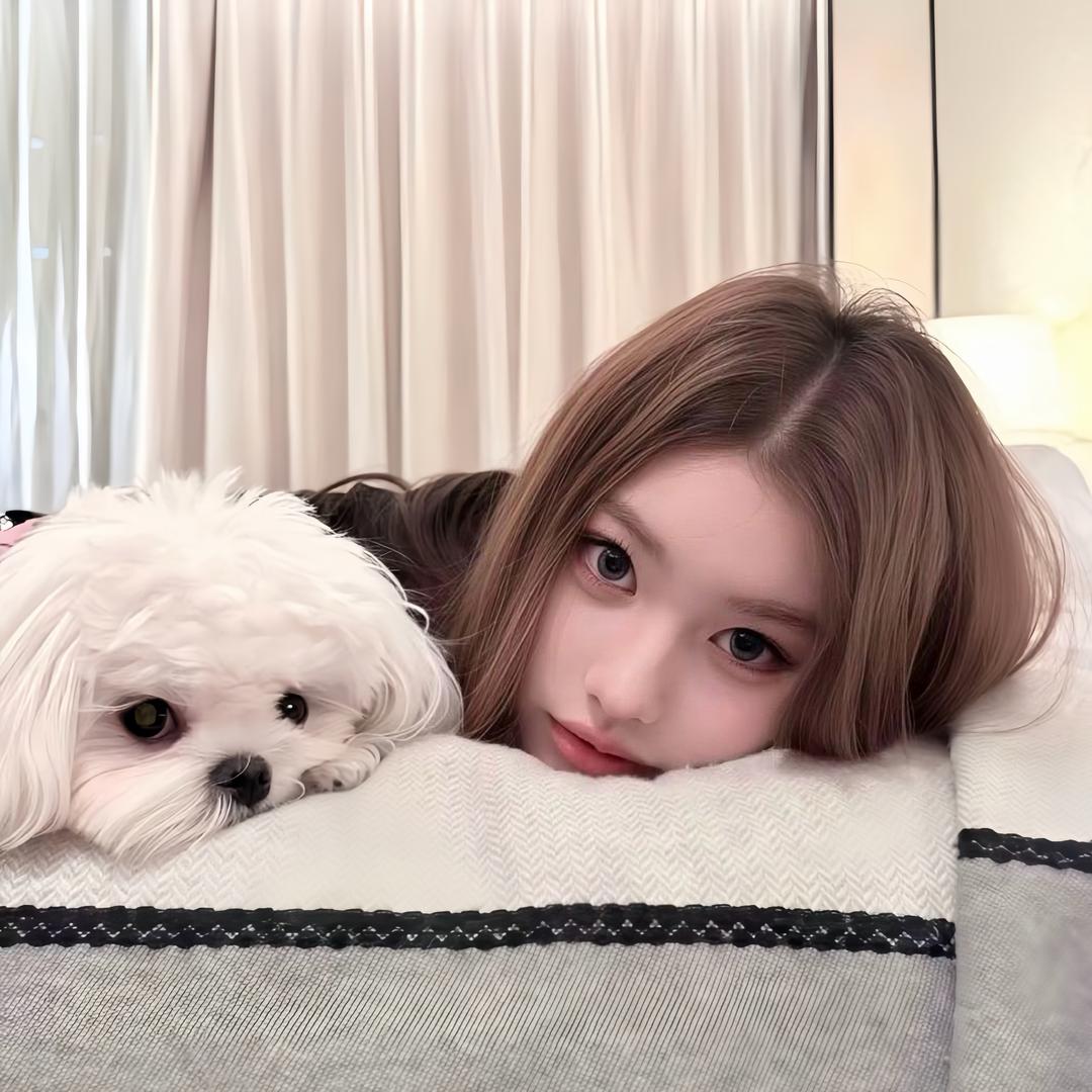 哼唧^