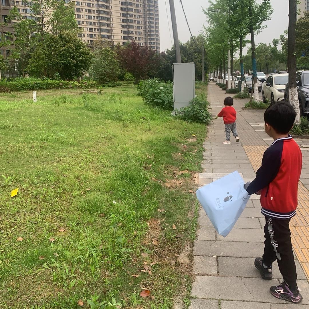 新宁陈飞夫妇百货批发（鸿运兴达）