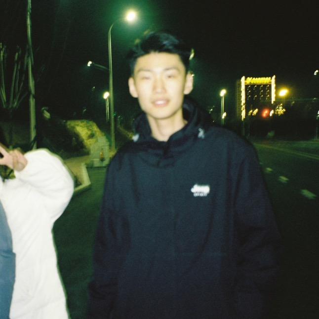 秦铭梓.
