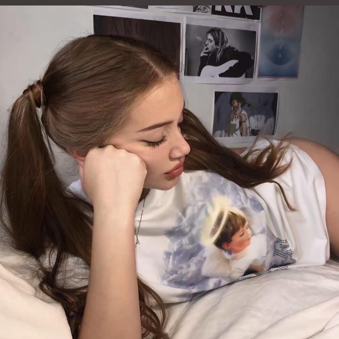 YY.
