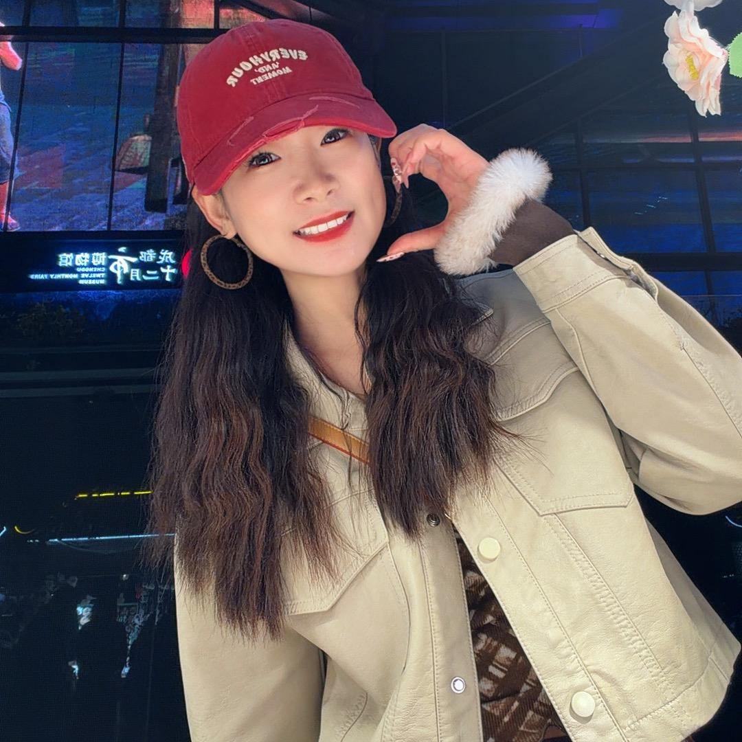 👑我有两个酒窝。