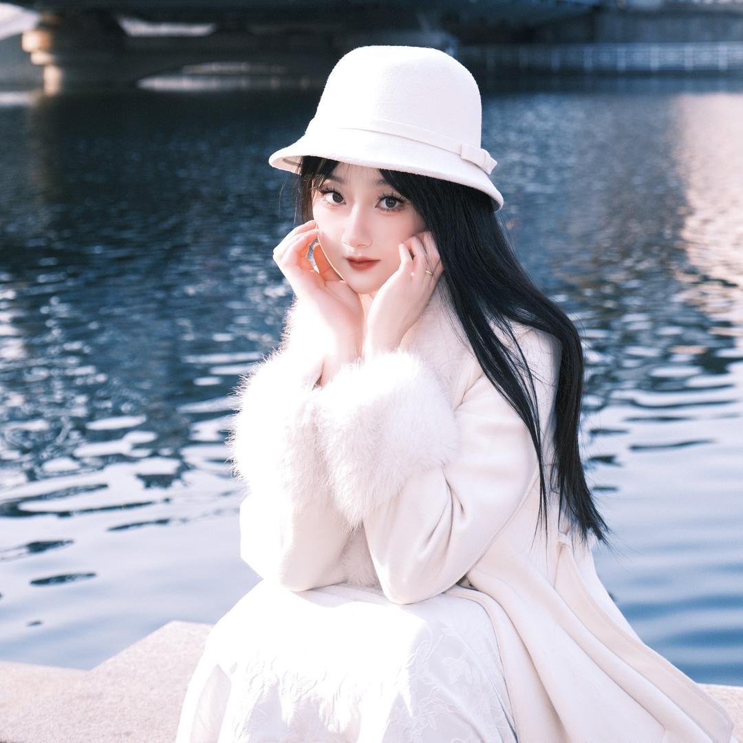 别摸我的婴儿肥_