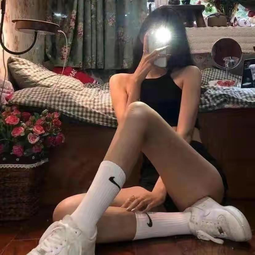 草莓甜甜哒