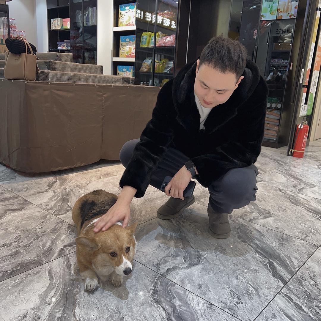 于笙.