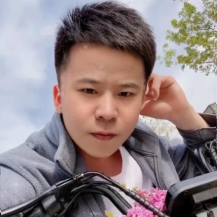 飞  翔