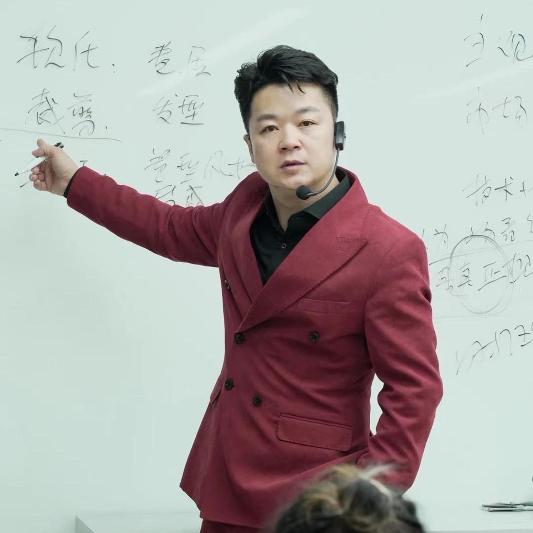 曙光热烫陈炫龙免打理烫发