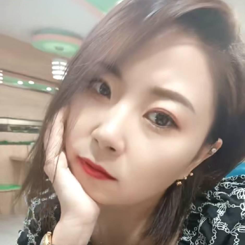 我是猛哥摄影师大脸