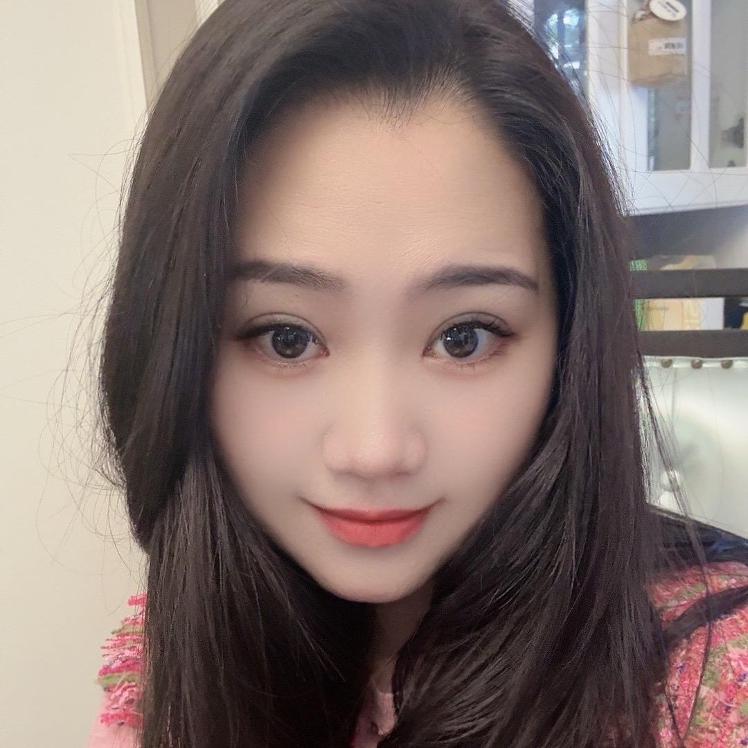 在滨海做歺饮的猪儿