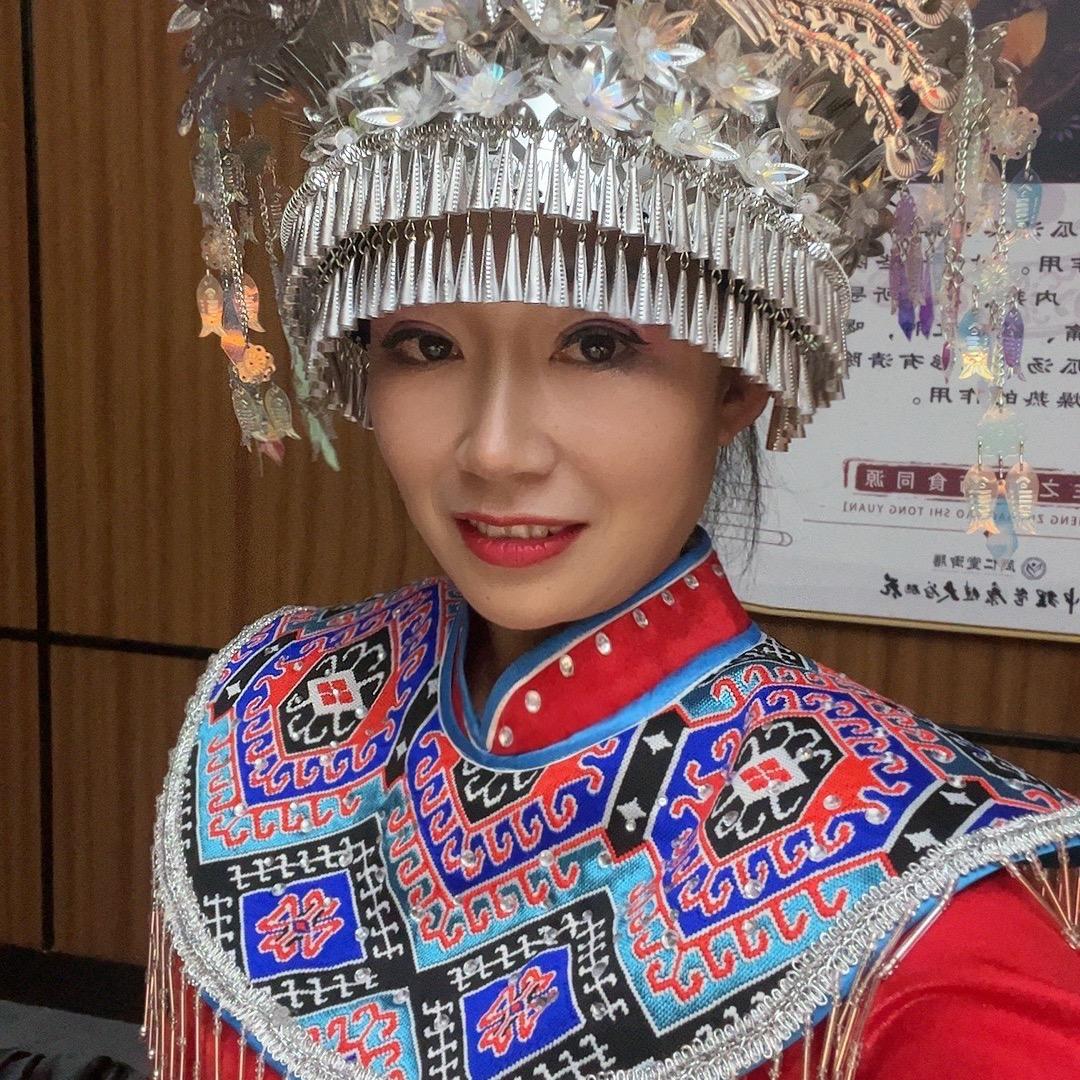土家姑娘亚莉