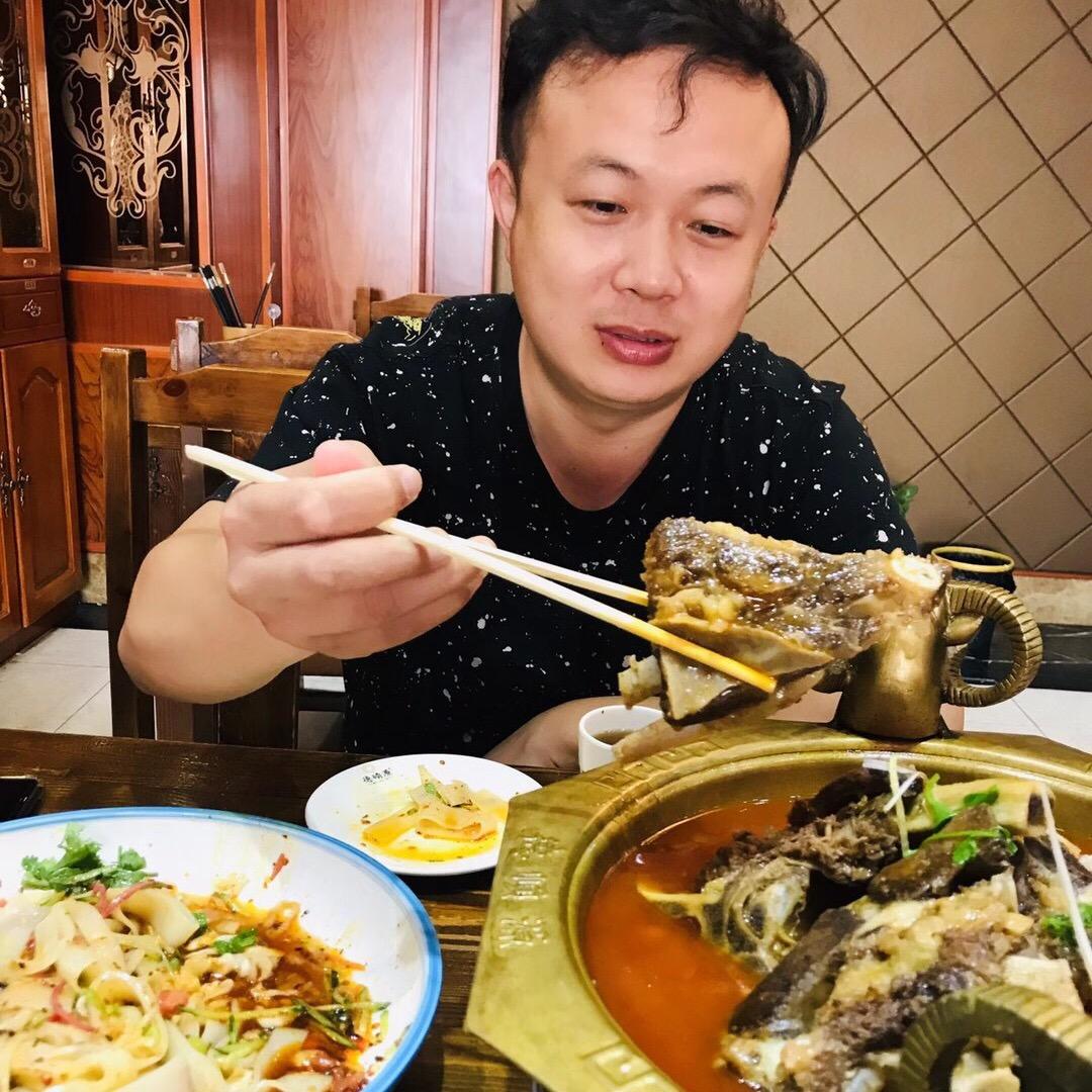 青哥带你吃喝玩乐