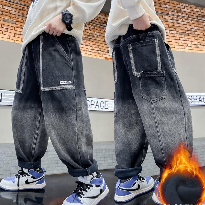 UV湖州大魏服饰有限公司童装专卖店