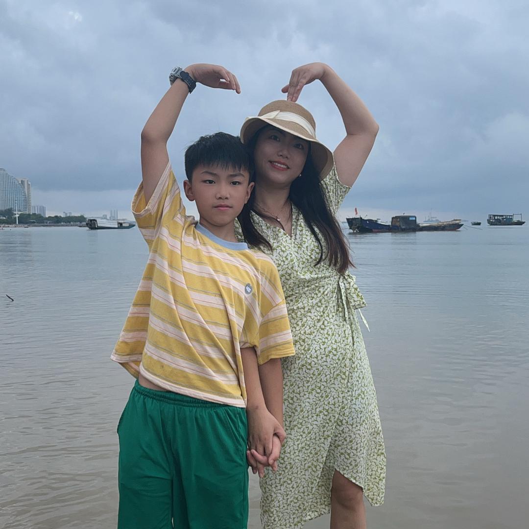 记录三毛与妈妈生活日常