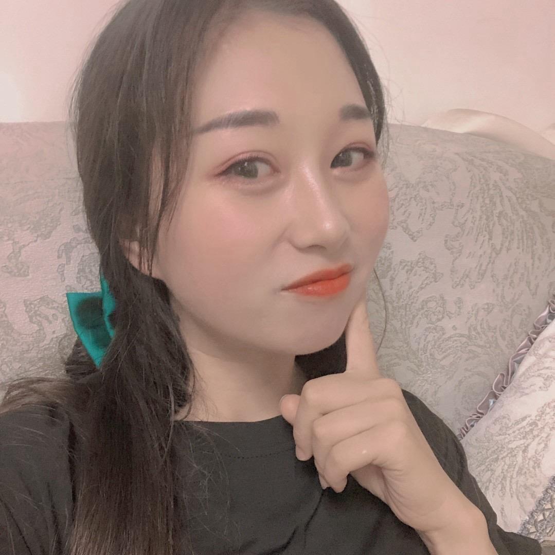 超超姓杨（莉莉姓王）