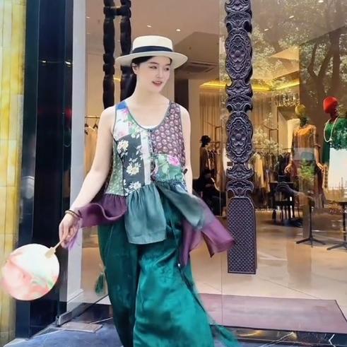 轮廓聚如女装专卖店南京