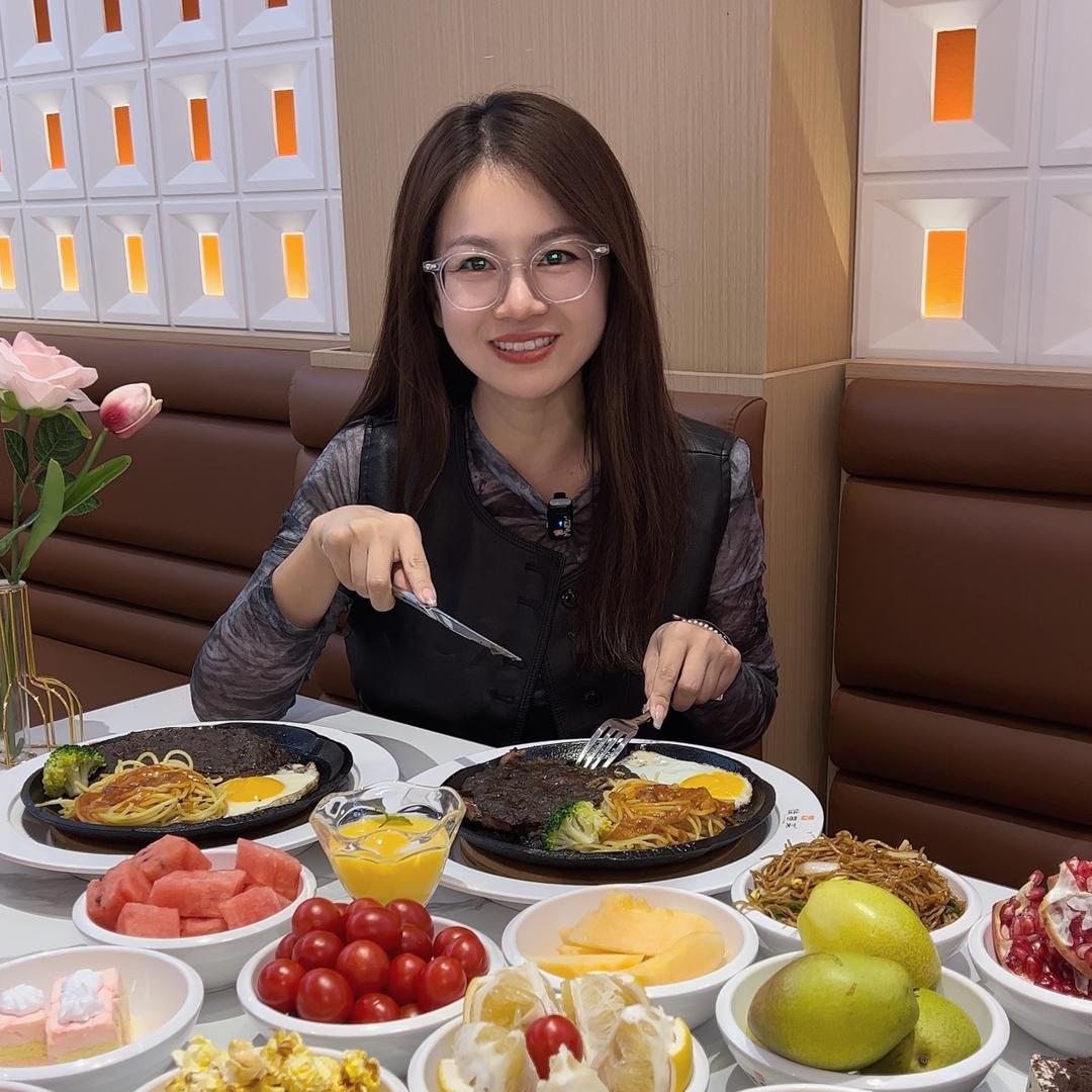 探店小灰灰