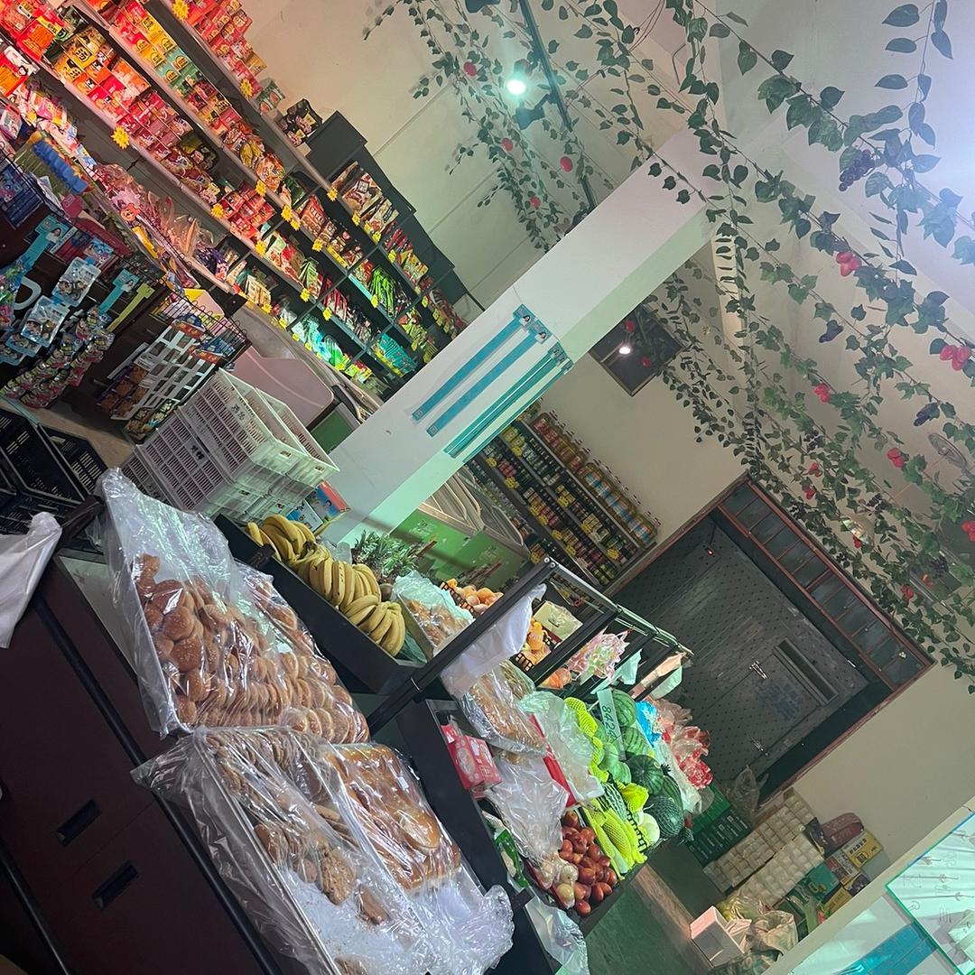 侯家铺西头鸿福生活超市