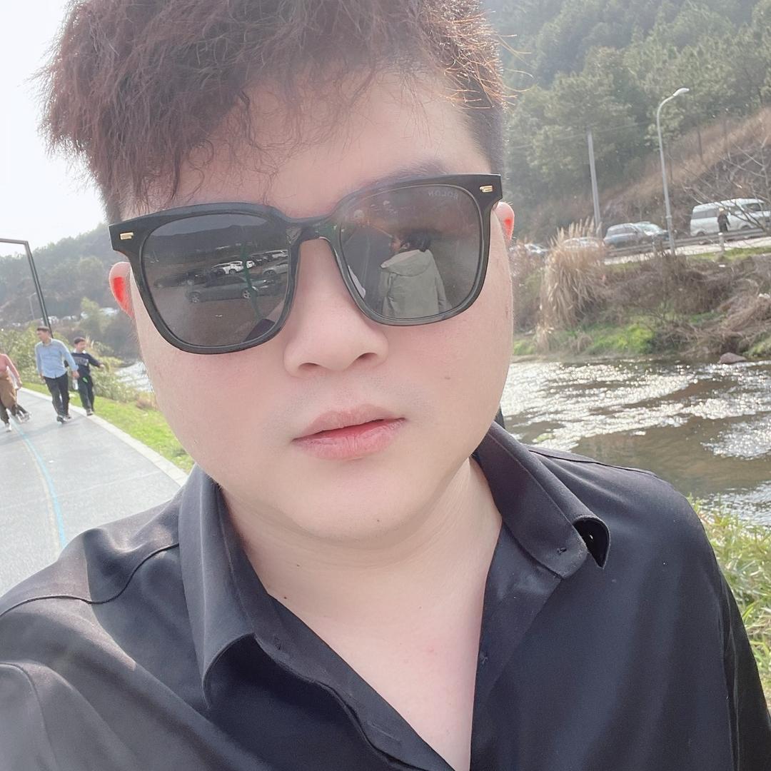 胶润鸿福品牌三草药业张国庆