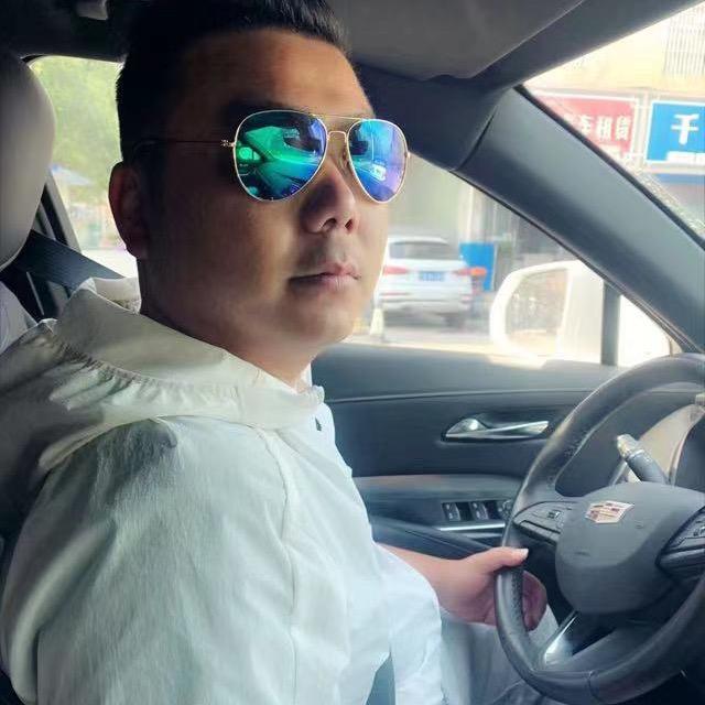 教足球的郭老师