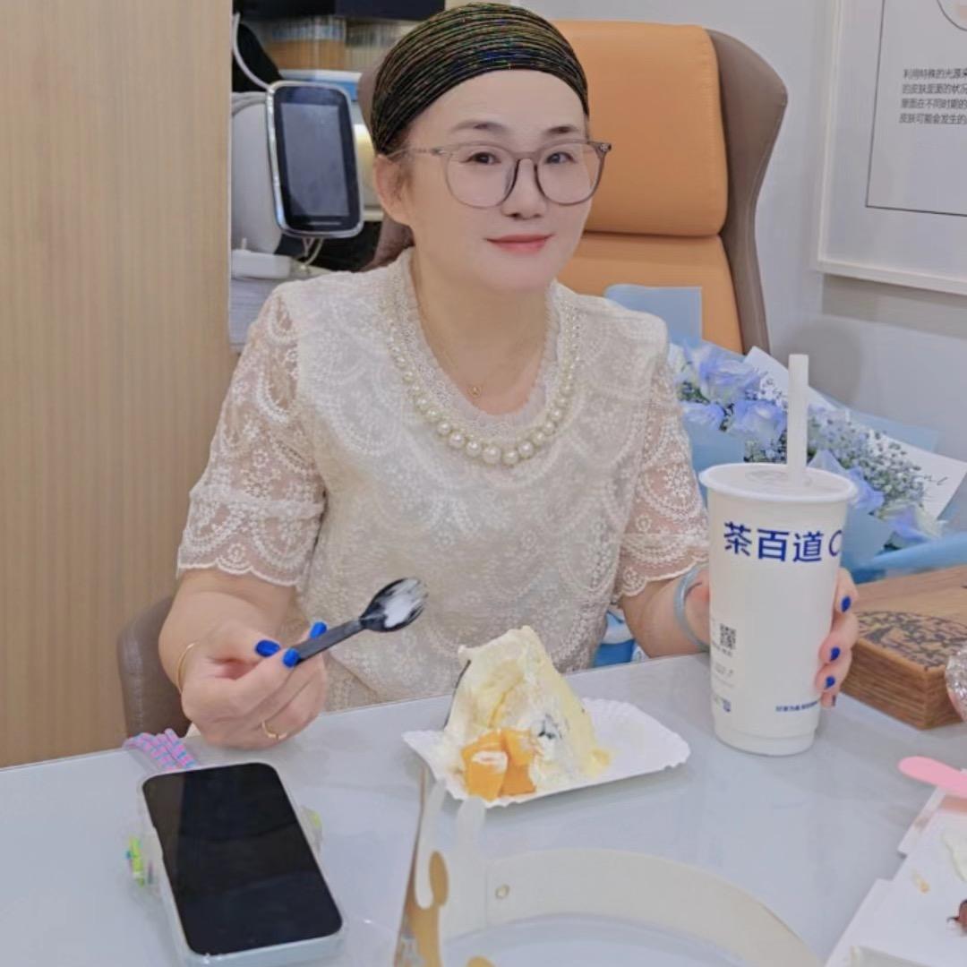 小卷毛linlin
