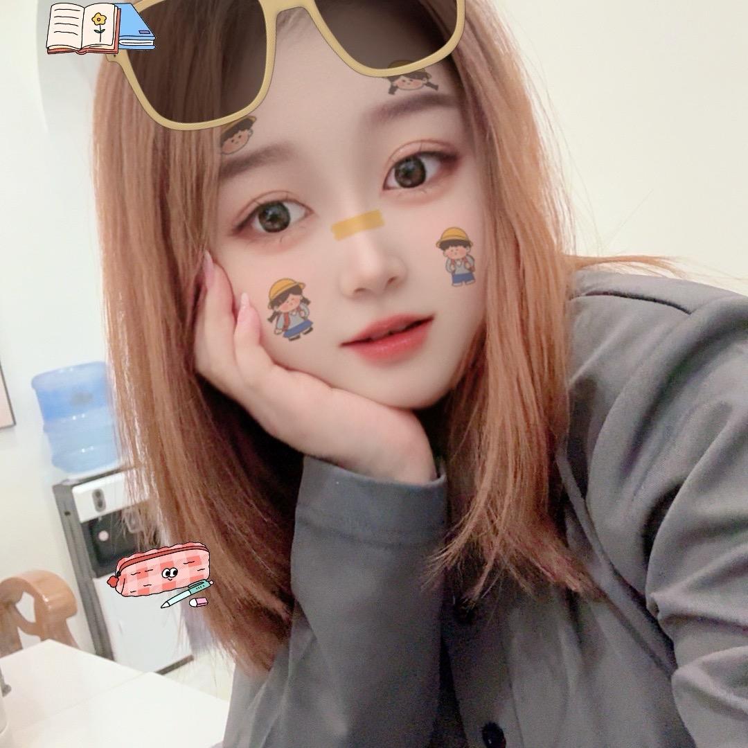 小莉莉.