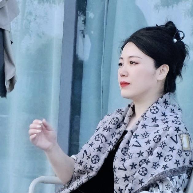 宏伟女装源头厂家