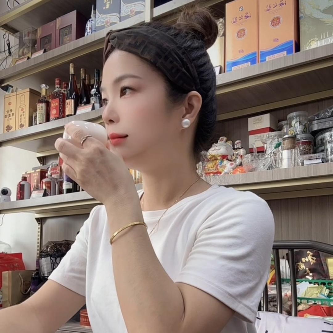 韩宫服装店与陈皮小苏