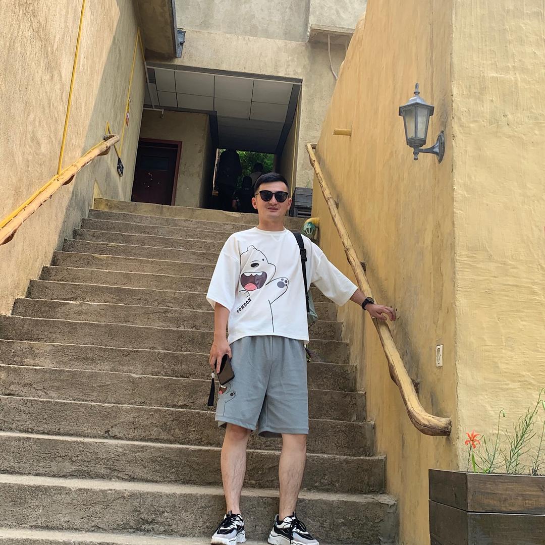 你笑的样子格外迷人