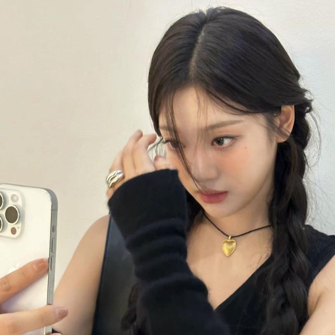 某某霸总的小玫瑰🌷头像