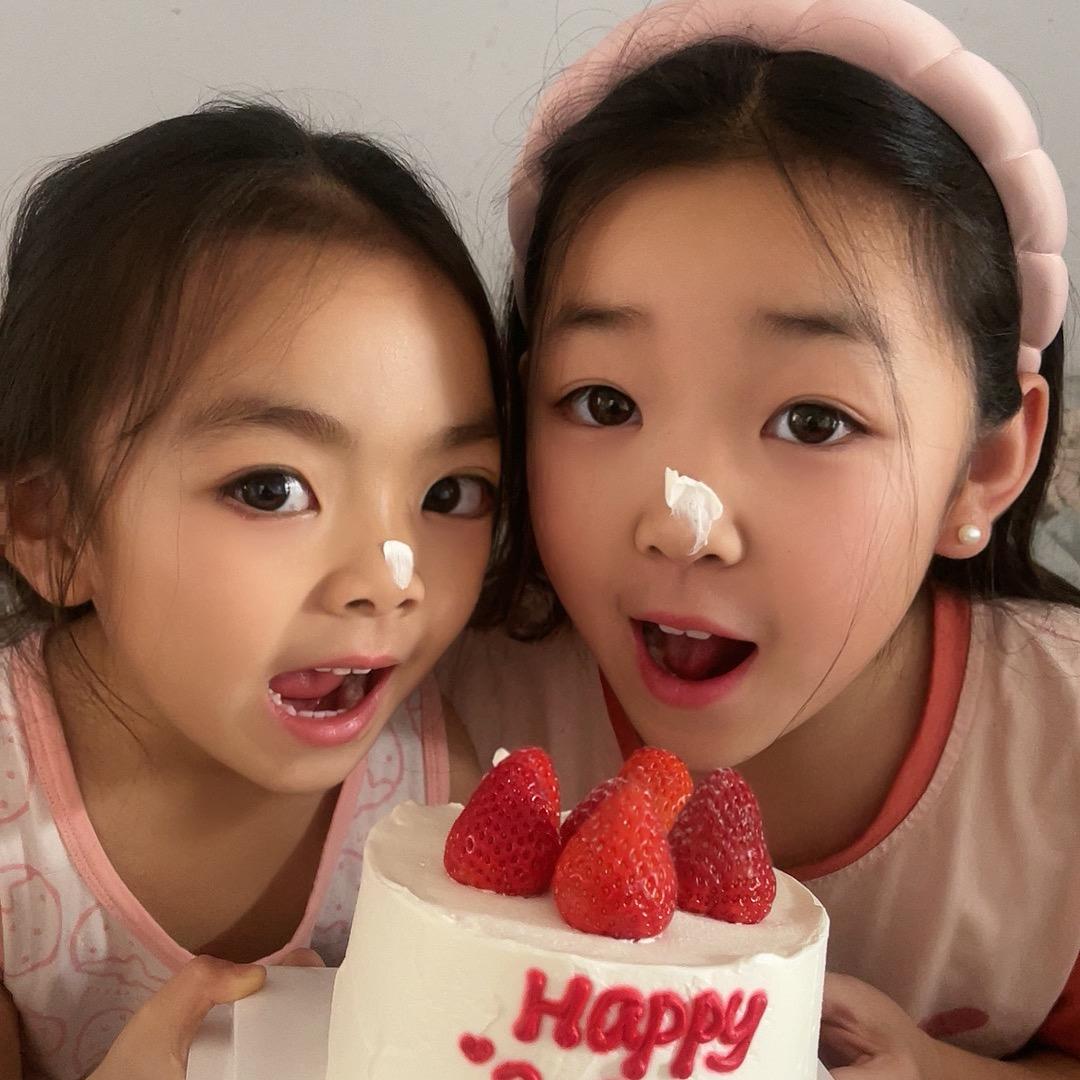 红果儿与大眼妹