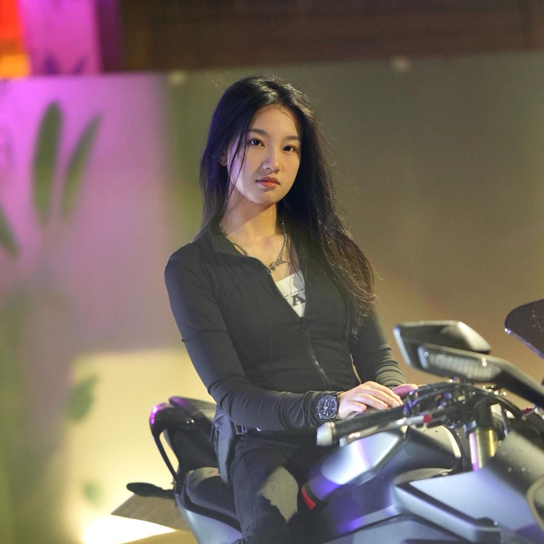 小雯同学🏍️