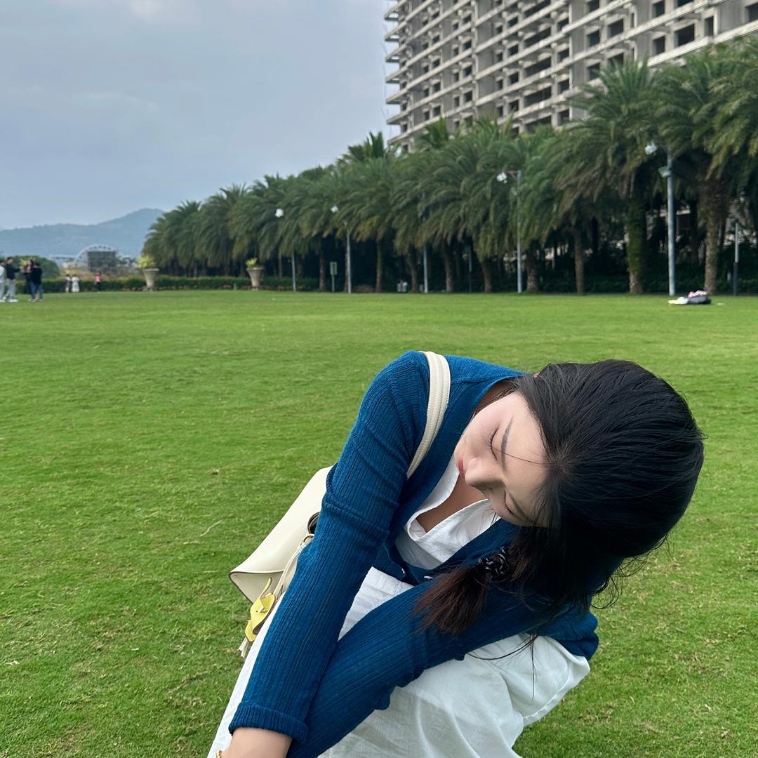 向钱看