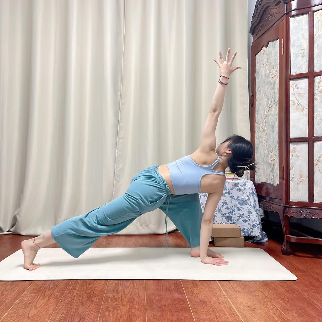 瑜伽老师小雅