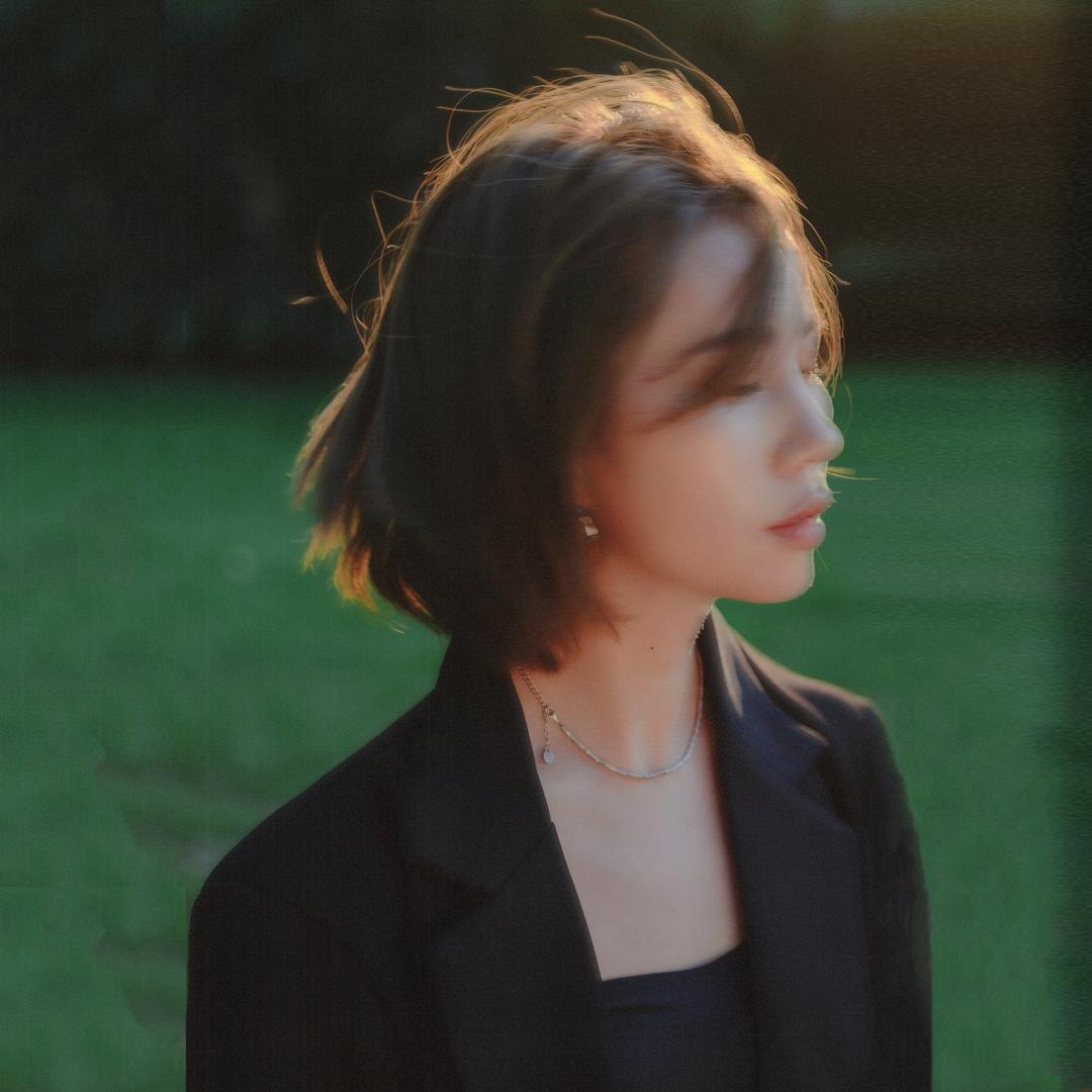 卖衣服的赵怼怼（仙桃极简服饰）