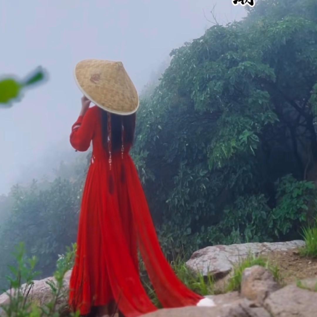 璐姑娘吹陶笛