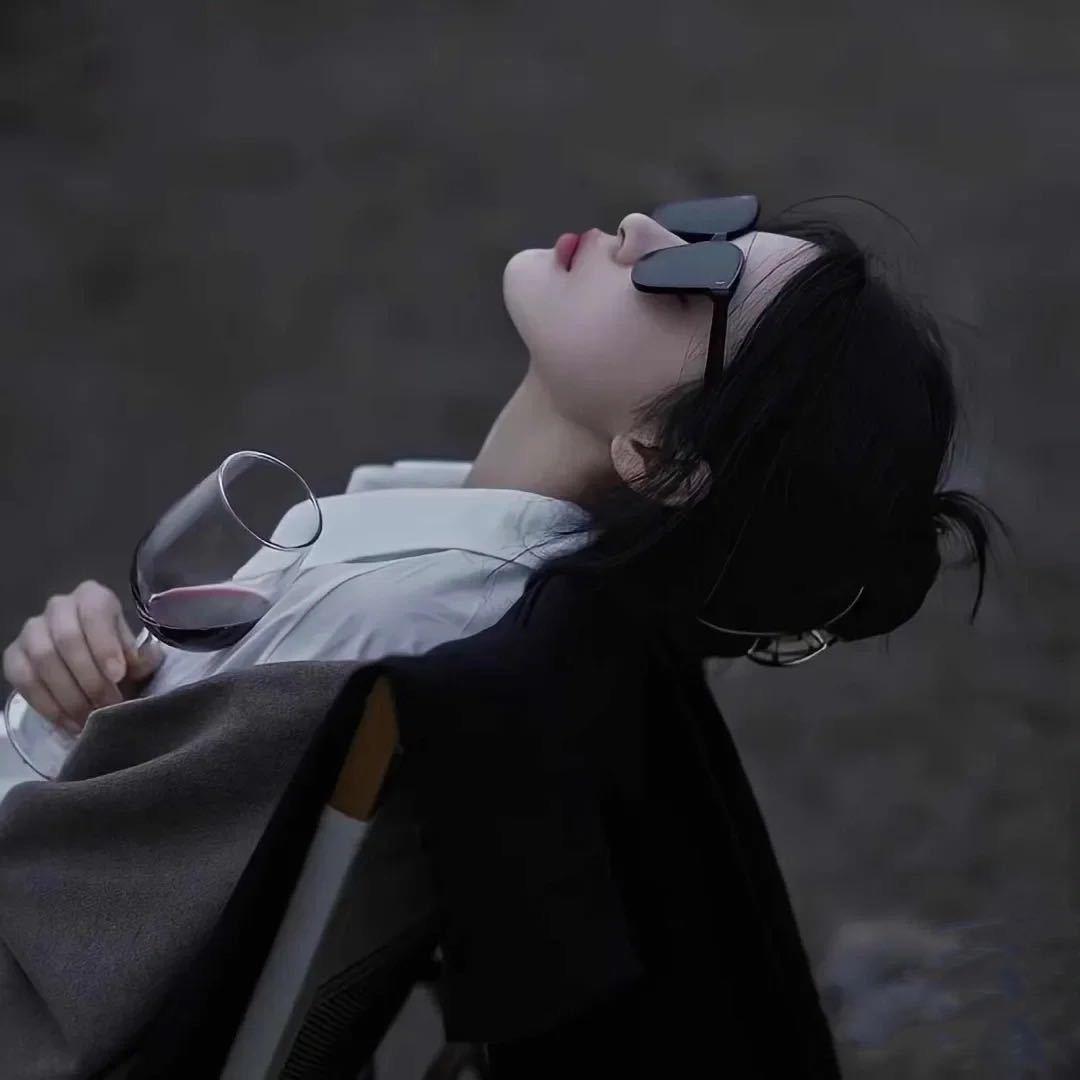 瞌睡小熊.