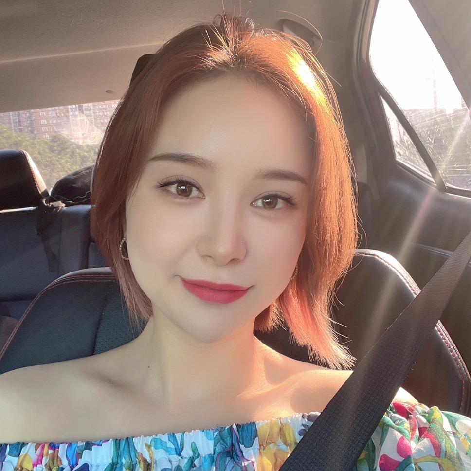 辣条味小姐姐