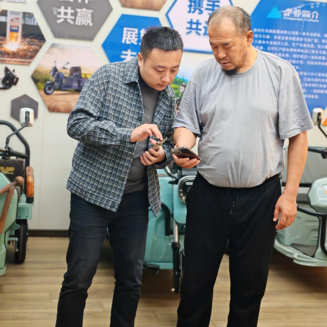喜喜喜欢百利来的果园车