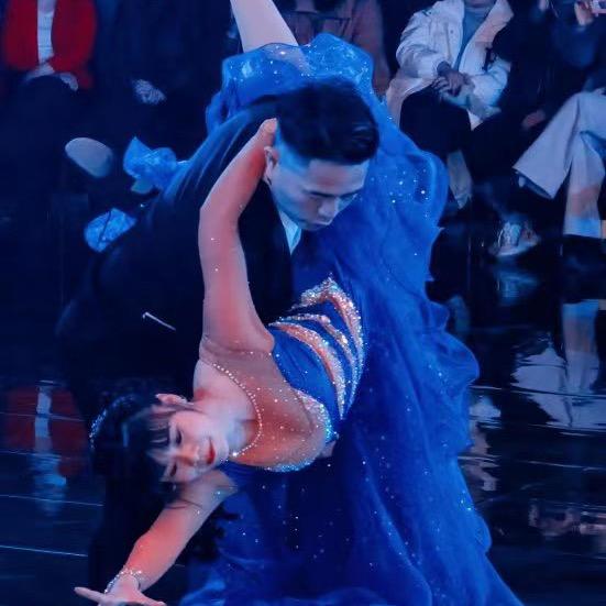 宝宝交谊舞