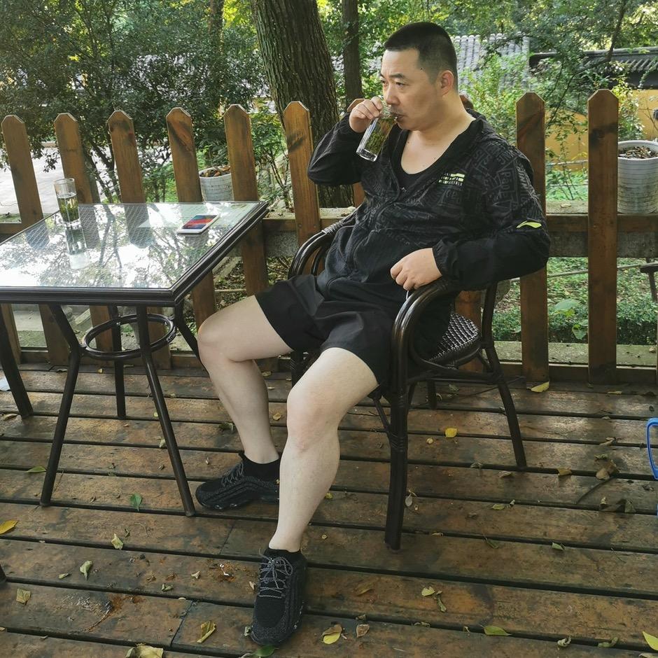 刚哥.